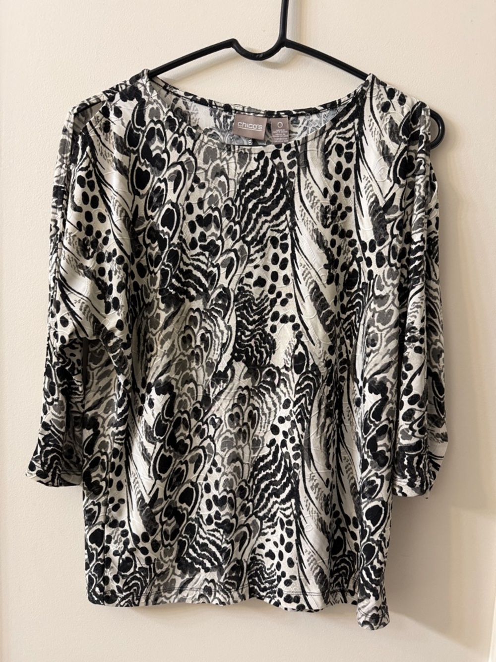 Chico's Black and White Abstract Feather-Print Long Sleeve Top